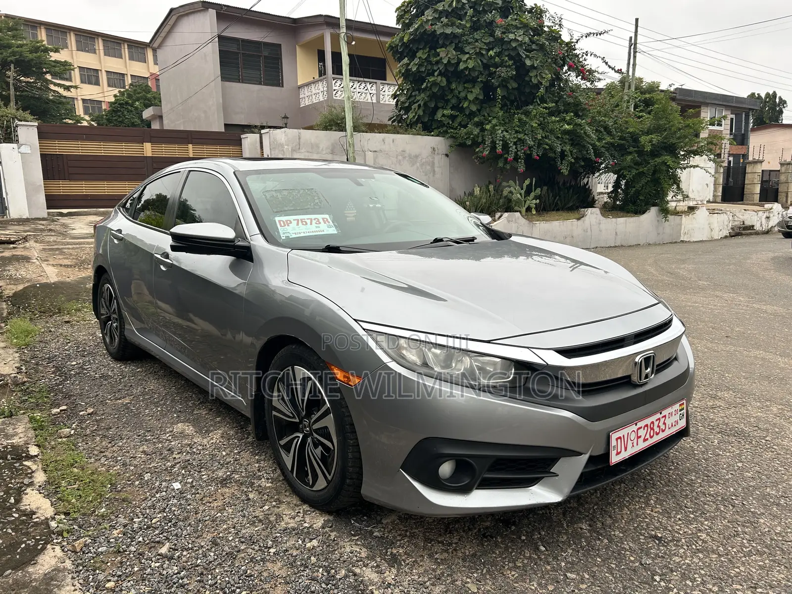 Honda Civic EX 4dr Hatchback (1.5L 4cyl) 2017 Gray