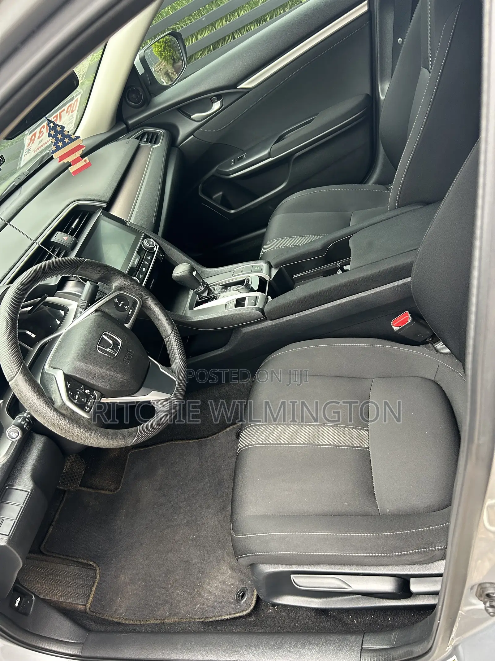 Honda Civic EX 4dr Hatchback (1.5L 4cyl) 2017 Gray