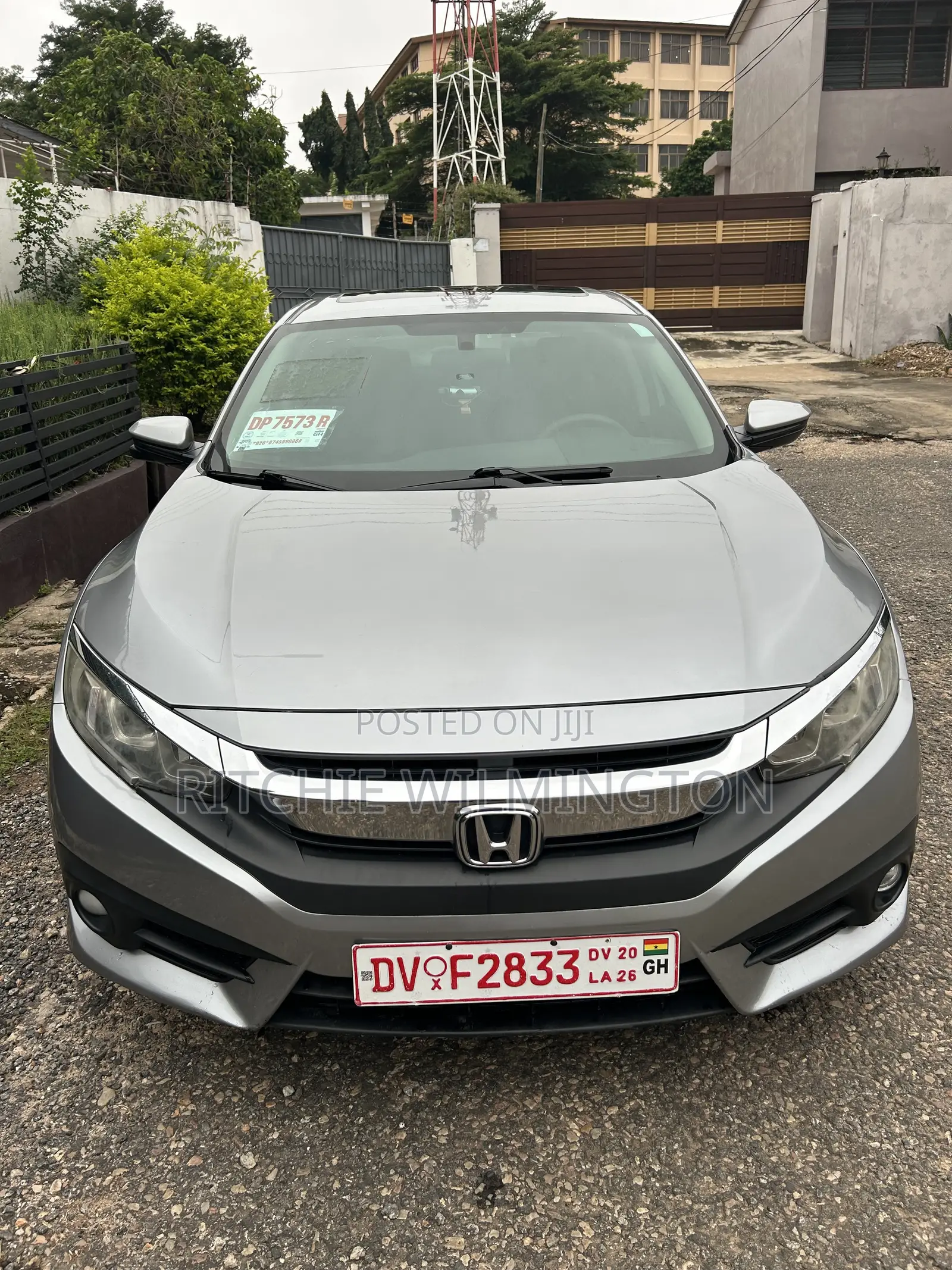 Honda Civic EX 4dr Hatchback (1.5L 4cyl) 2017 Gray