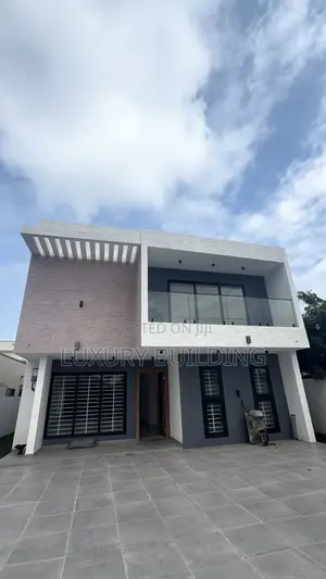 4bdrm House in Sakumono for sale