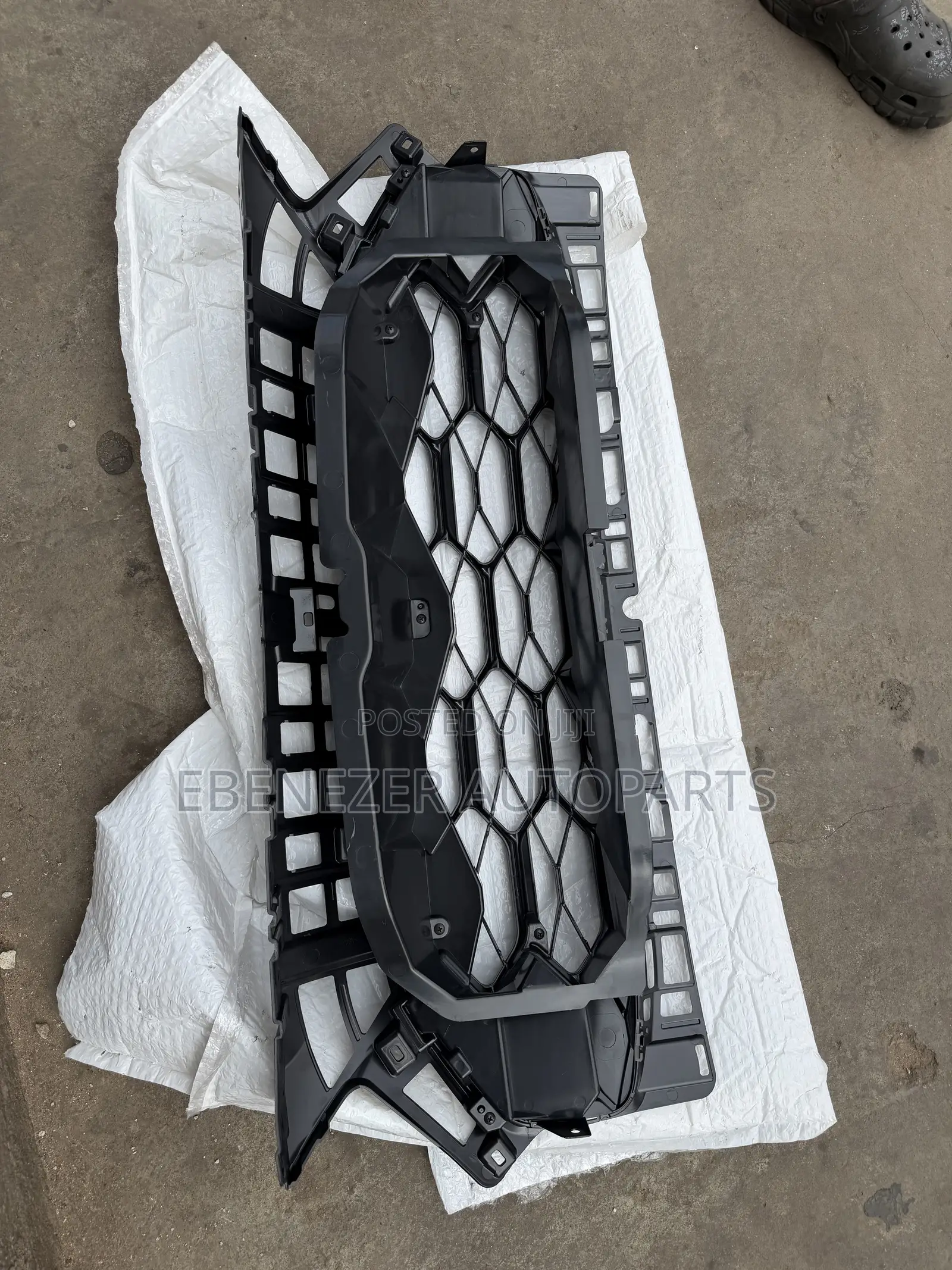 Honda HRV Hr-v Front Shells Grille 2023 2024 2025 2026