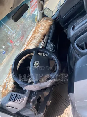 Toyota HiAce 2013 White