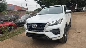 Toyota Fortuner 2025 White