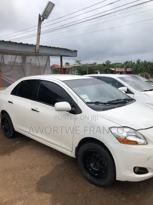 Toyota Yaris 2009 White