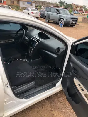 Toyota Yaris 2009 White