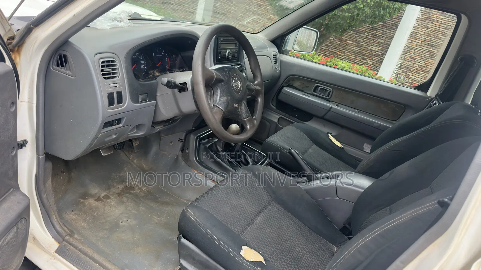 Nissan Hardbody 2018 White