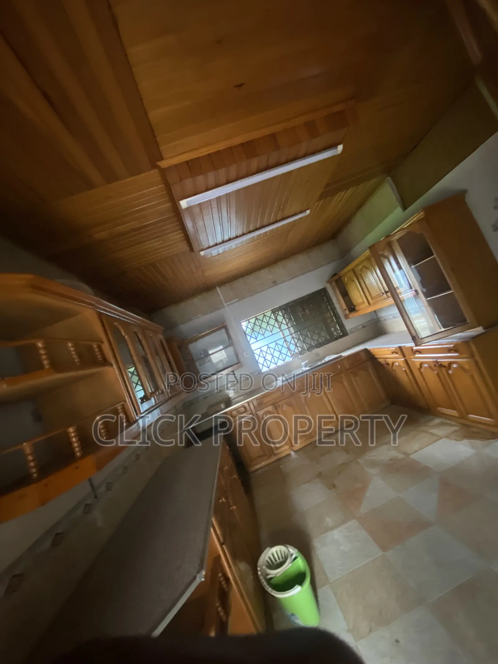 8bdrm House in Click Properties, Ability for rent