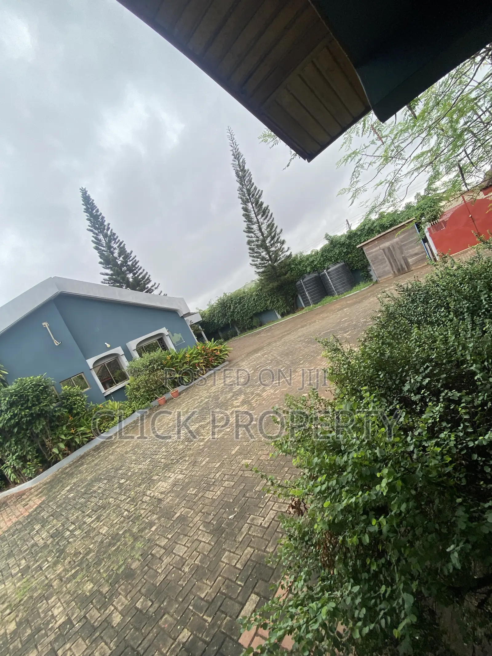 8bdrm House in Click Properties, Ability for rent