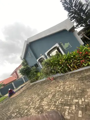8bdrm House in Click Properties, Ability for rent
