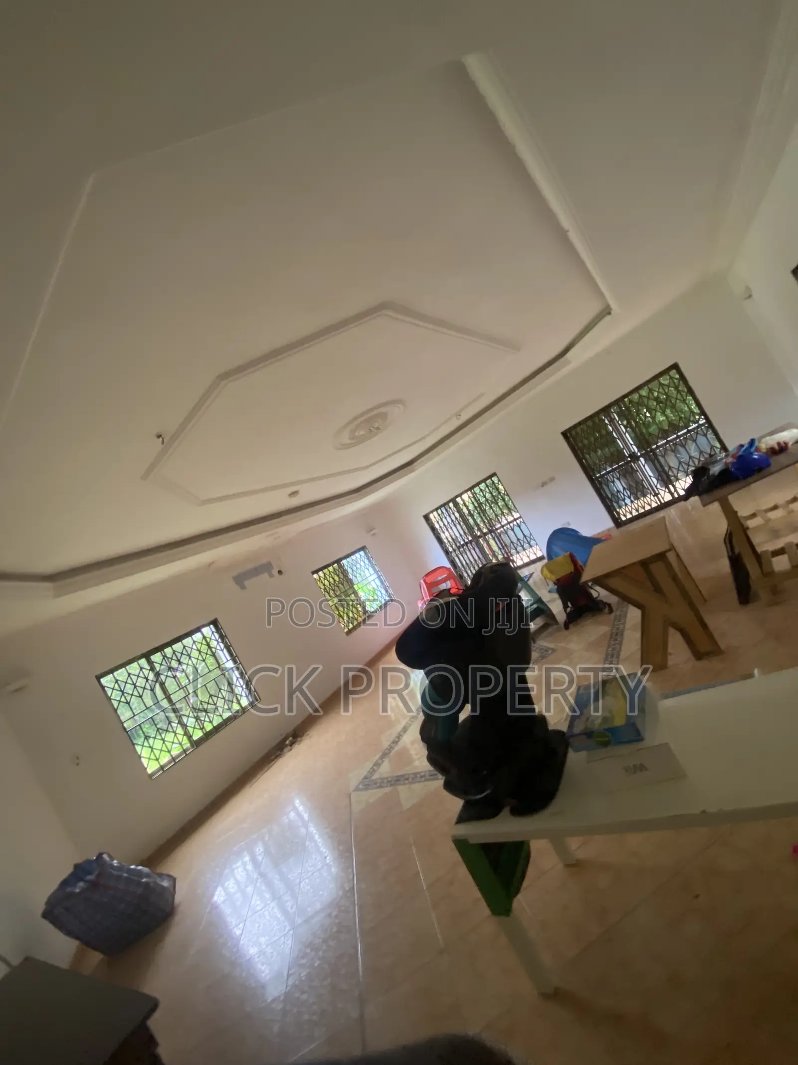 8bdrm House in Click Properties, Ability for rent