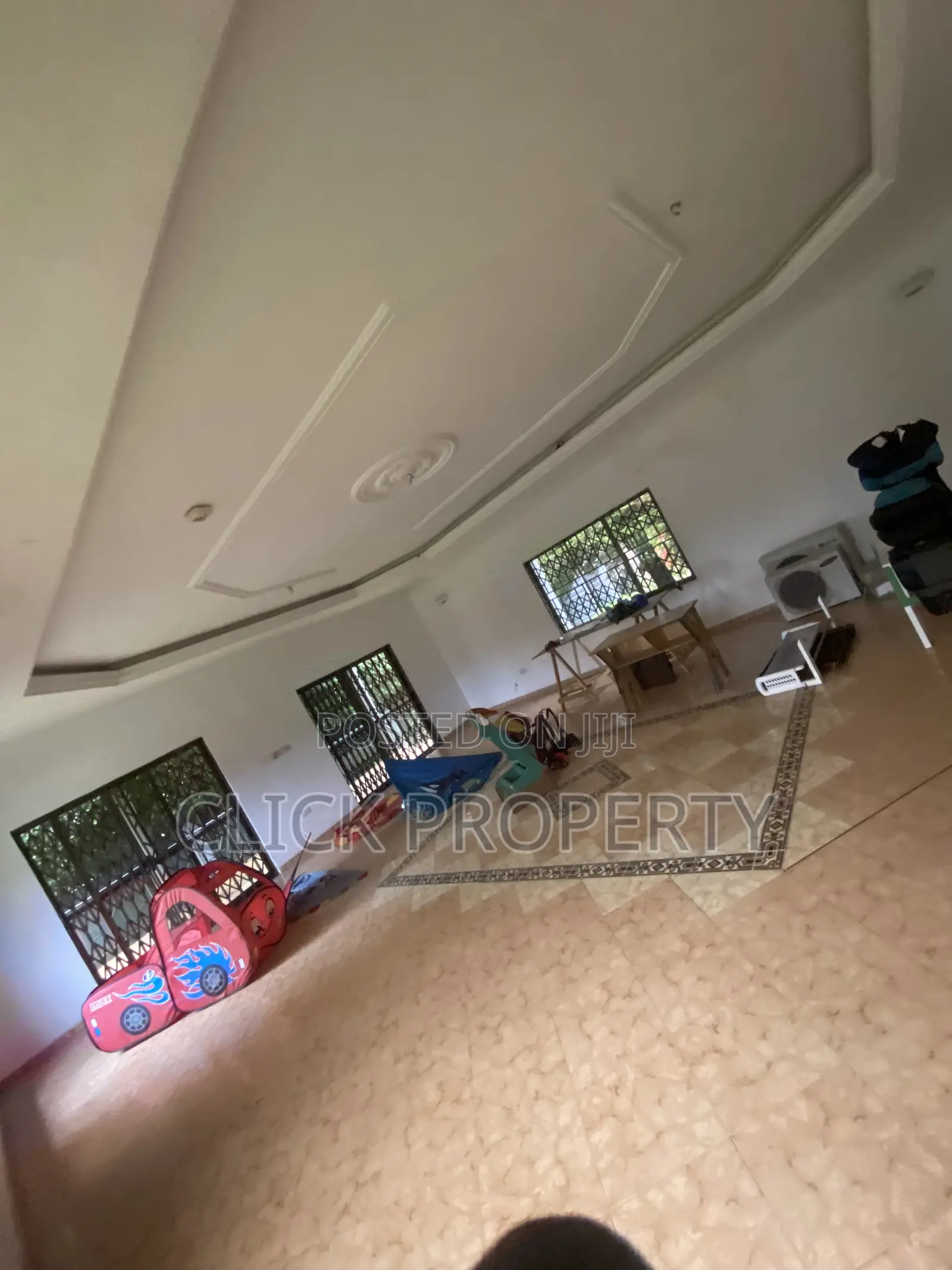 8bdrm House in Click Properties, Ability for rent
