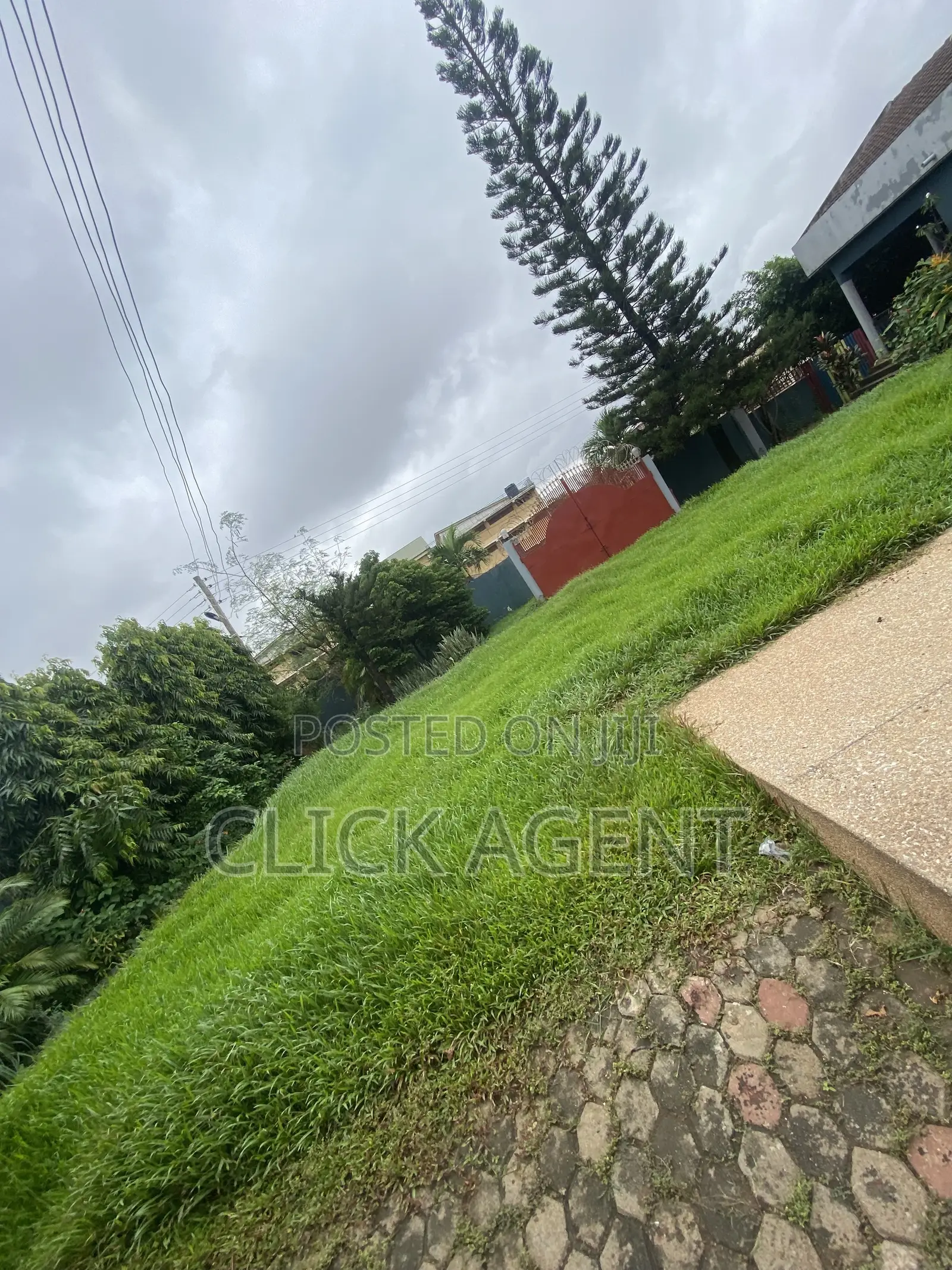 8bdrm House in East Legon for rent