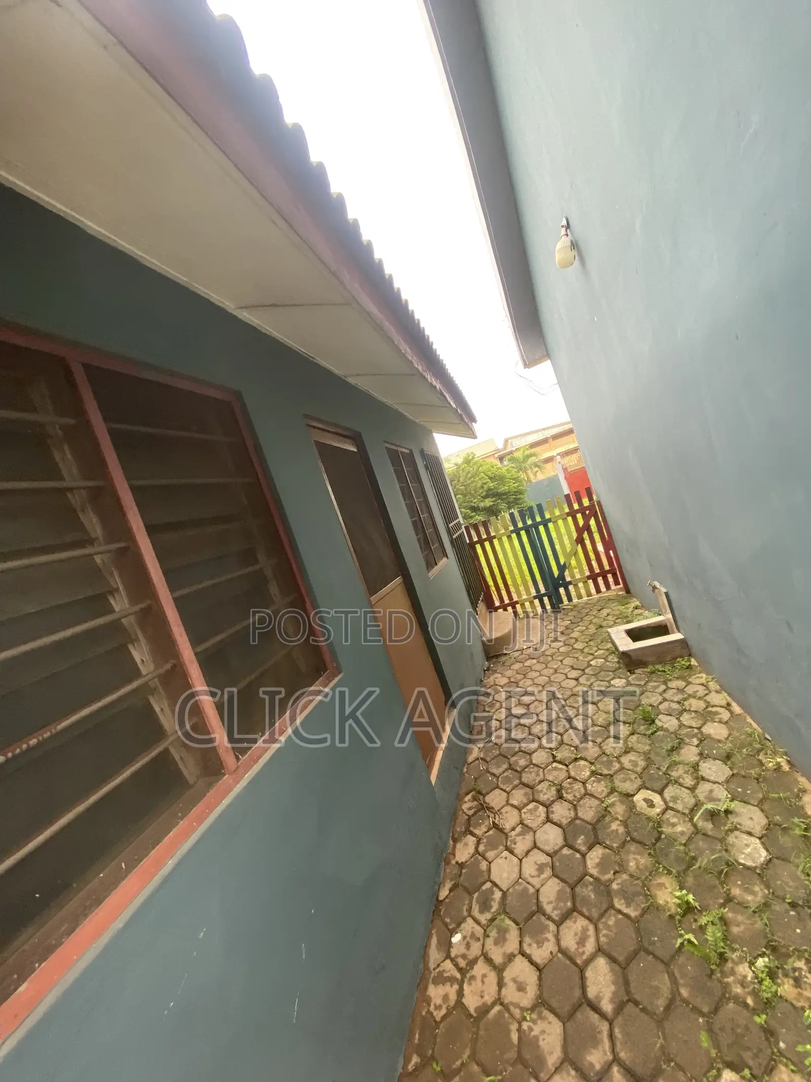 8bdrm House in East Legon for rent