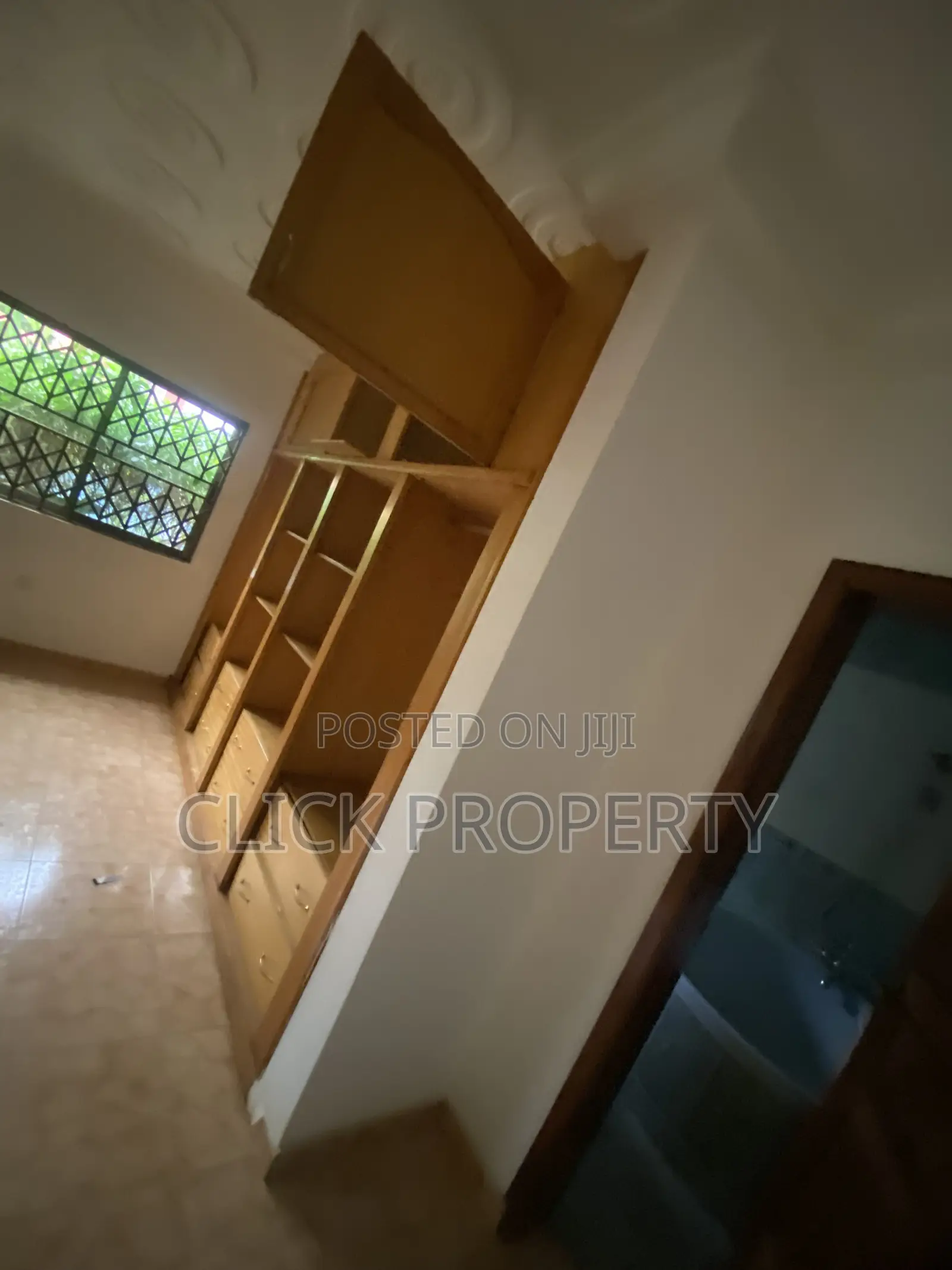 8bdrm House in Click Properties, Ability for rent