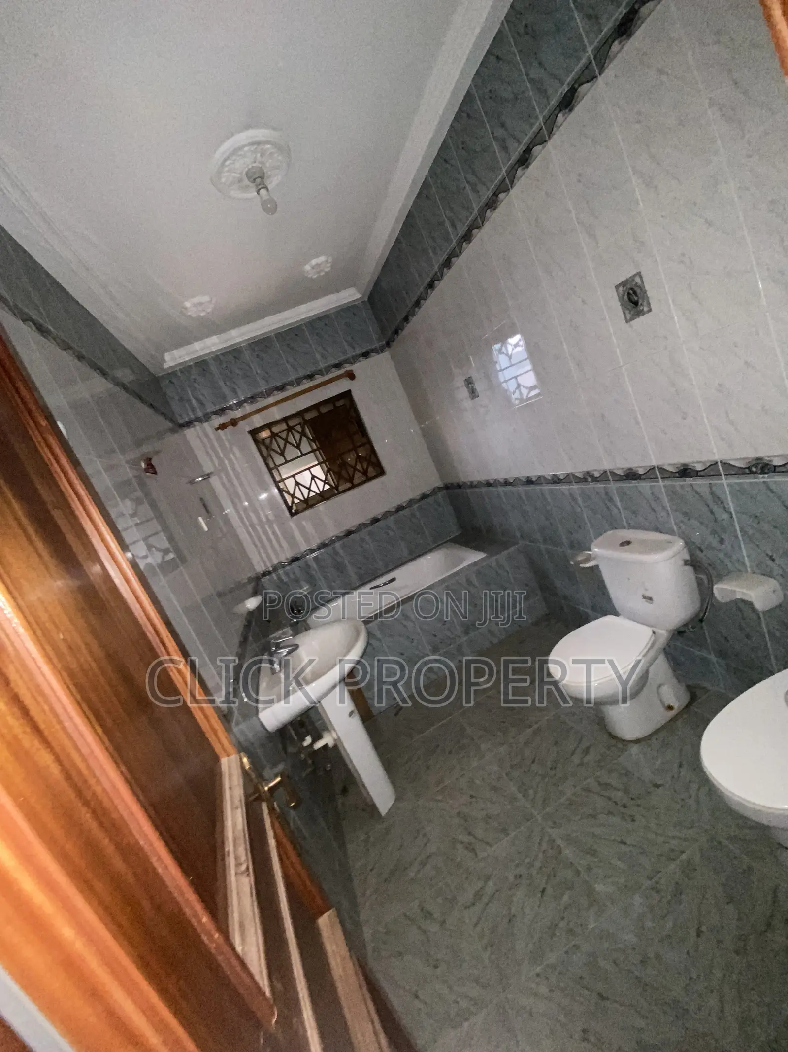 8bdrm House in Click Properties, Ability for rent