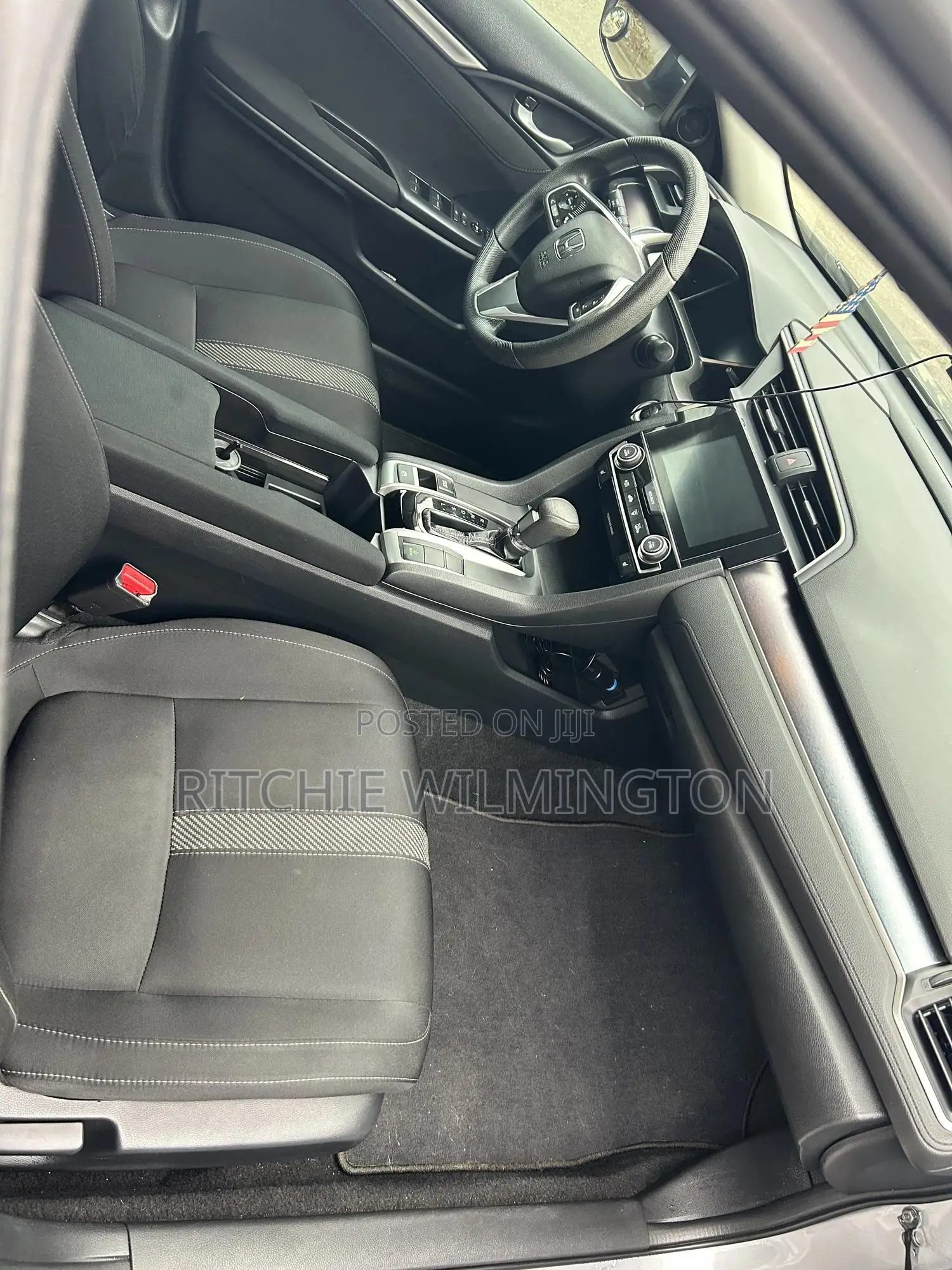 Honda Civic EX 4dr Hatchback (1.5L 4cyl) 2017 Gray