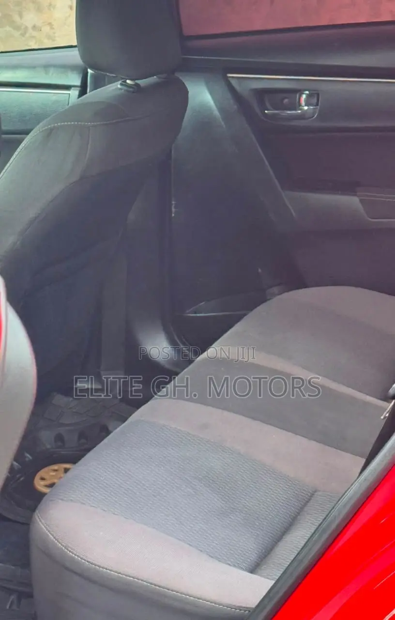 Toyota Corolla LE Eco (1.8L 4cyl 2A) 2019 Red
