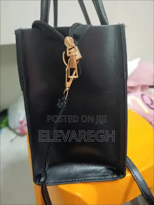 Ladies Handbag in Black