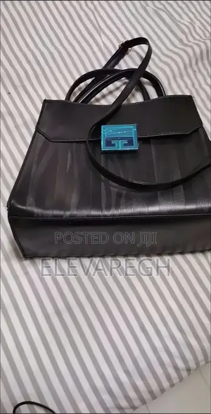 Ladies Handbag in Black