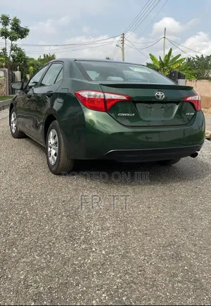 Toyota Corolla 2015 Green