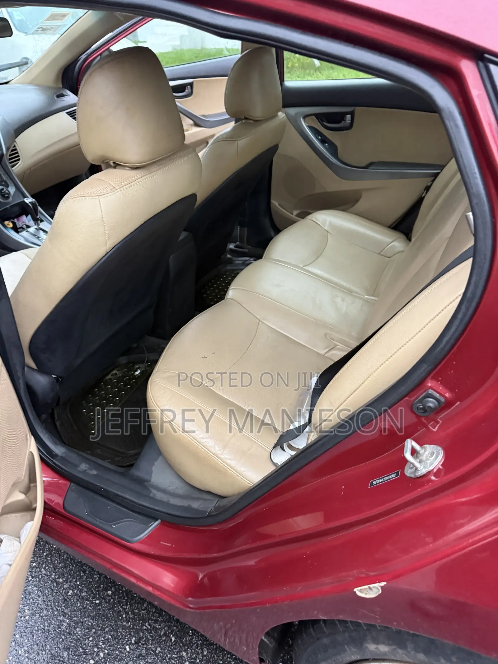 Hyundai Elantra Limited Sedan FWD (1.8L 4cyl 6A) 2013 Red