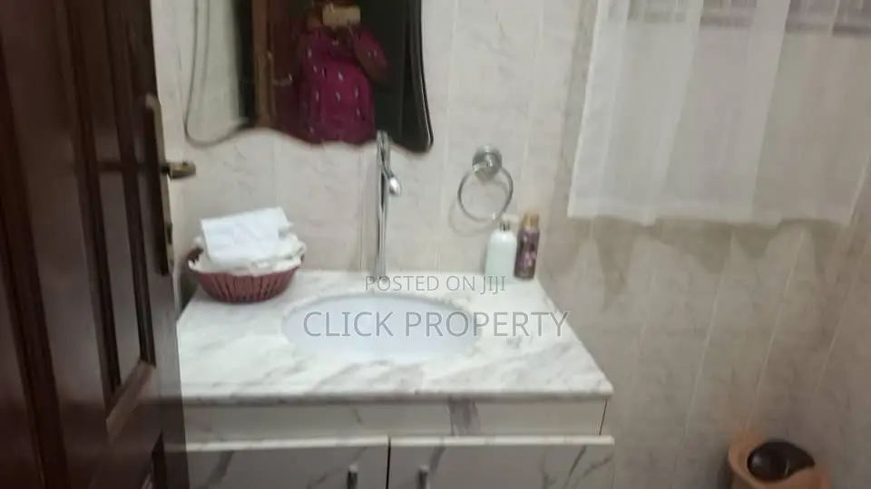 5bdrm House in East Legon American for rent