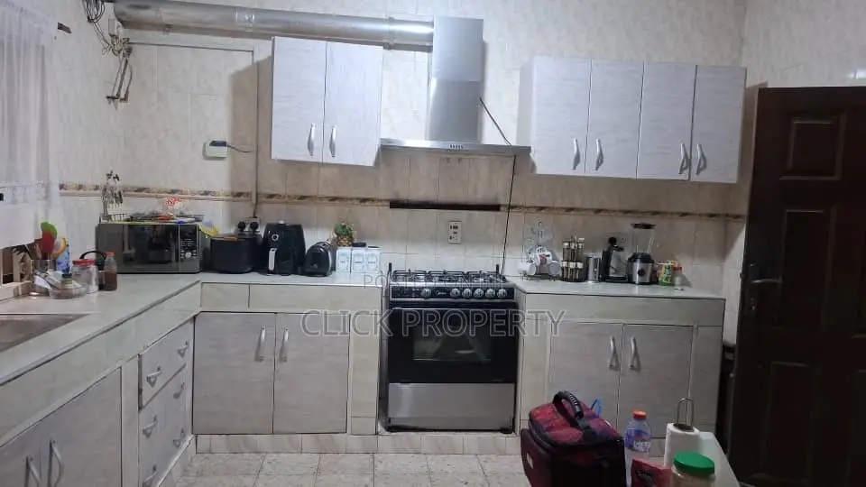 5bdrm House in East Legon American for rent