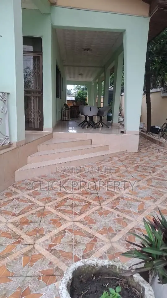 5bdrm House in East Legon American for rent
