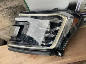 Ford Expedition 2020 Headlights