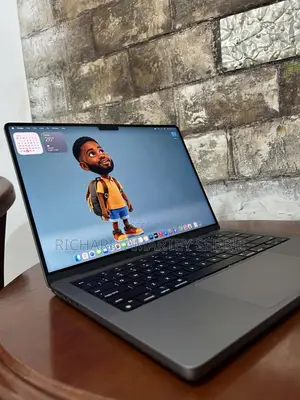 Laptop Apple MacBook Pro 2021 M1 16GB Apple M1 Pro SSD 512GB