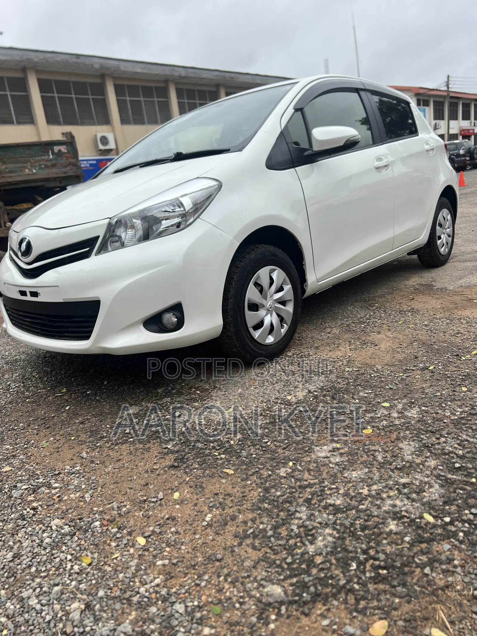 Toyota Vitz 1.3 AWD 3dr 2014 White