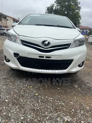 Toyota Vitz 1.3 AWD 3dr 2014 White