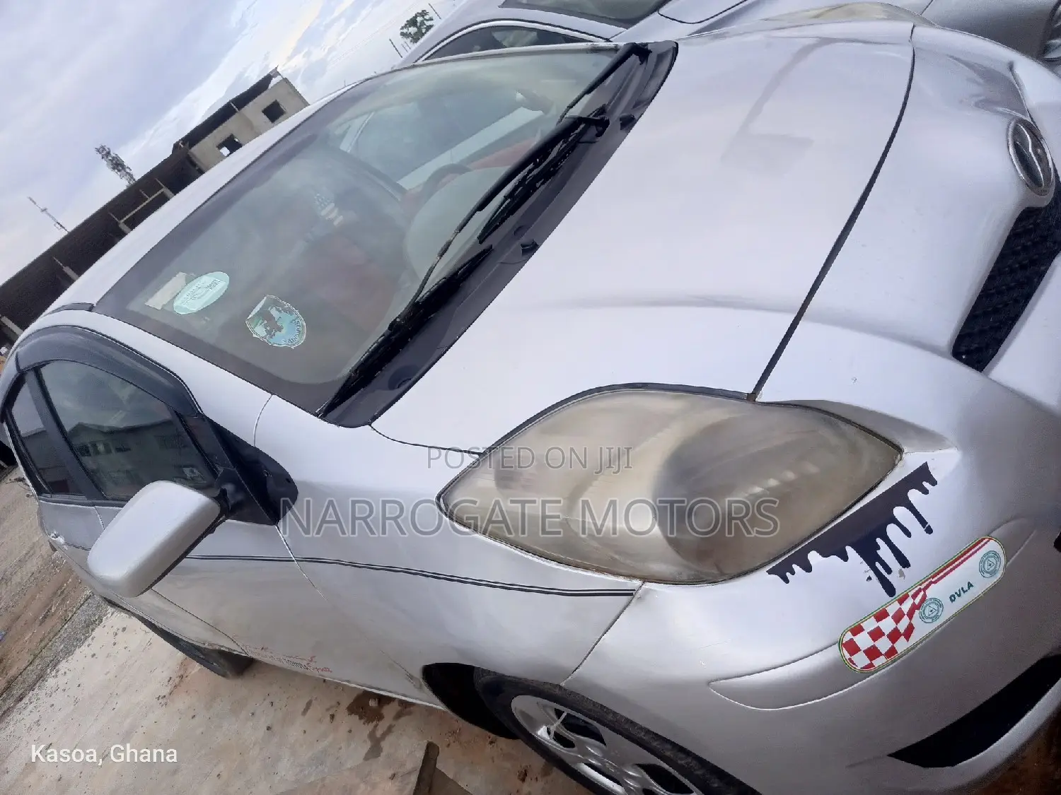 Toyota Vitz 2010 Silver