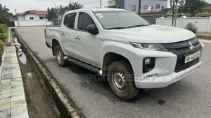 Mitsubishi L200 2022 White