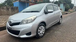 Toyota Vitz 1.5 FWD 5dr 2014 Silver