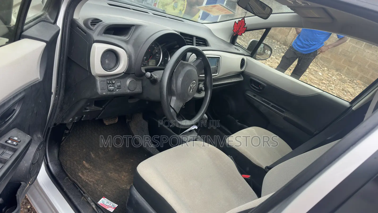 Toyota Vitz 1.5 FWD 5dr 2014 Silver