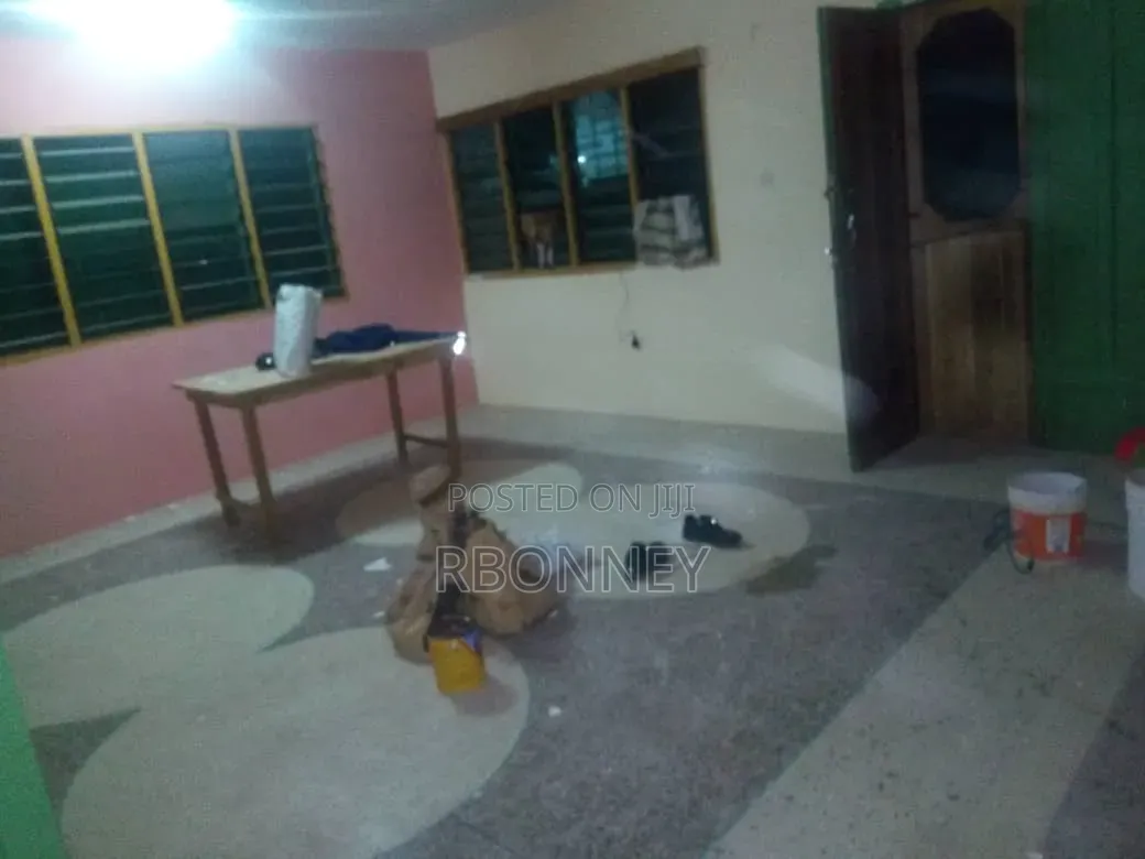 12bdrm Block of Flats in Takoradi for sale