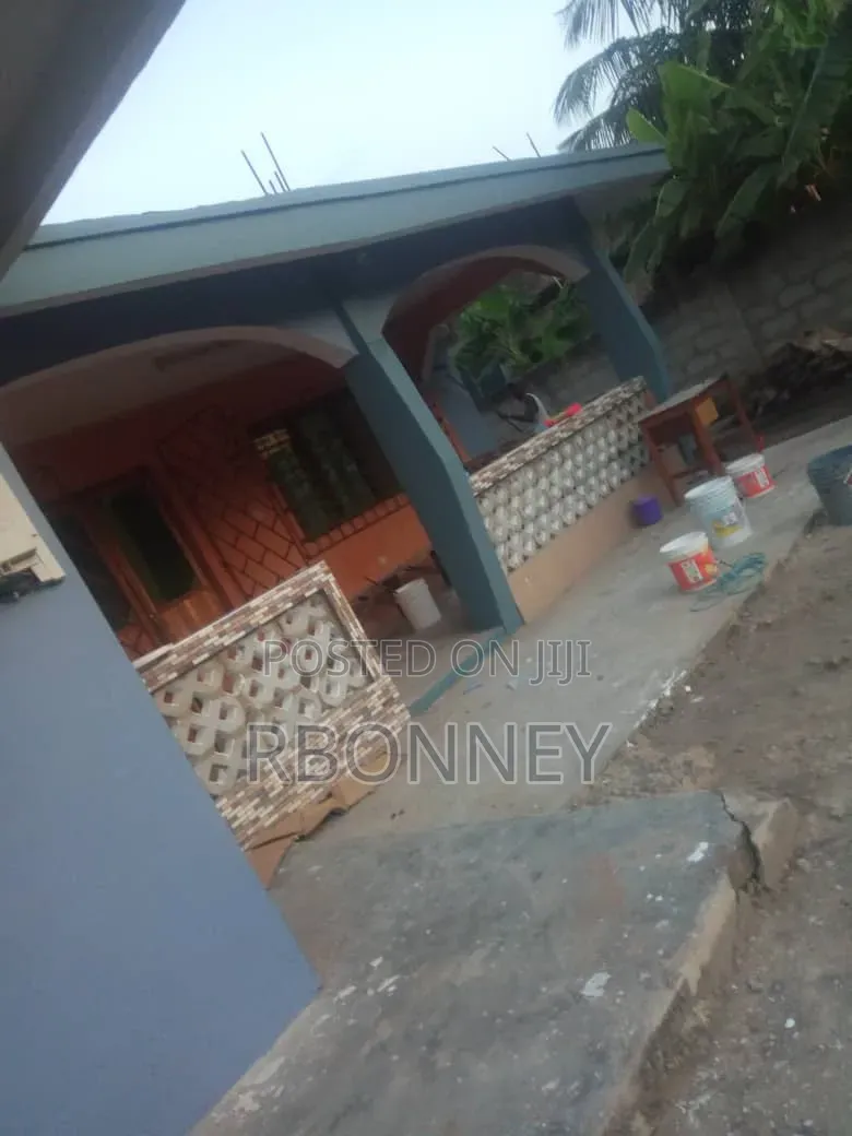 12bdrm Block of Flats in Takoradi for sale