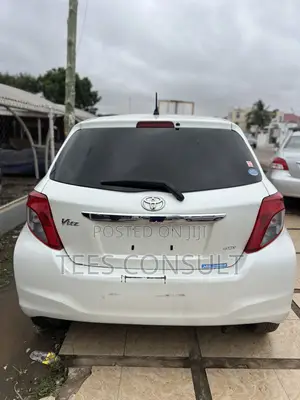 Toyota Vitz 2014 White