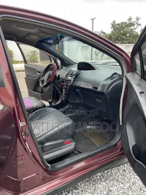 Toyota Vitz 1.3 FWD 5dr 2009 Burgundy