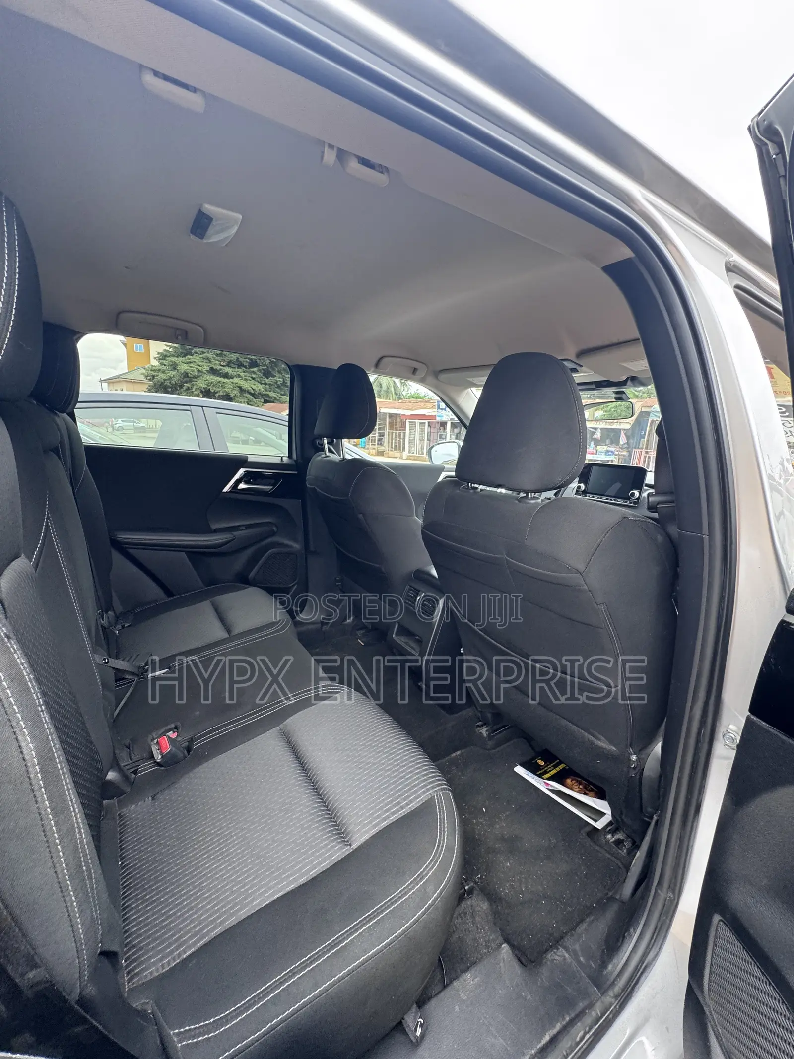 Mitsubishi Outlander 2024 Silver