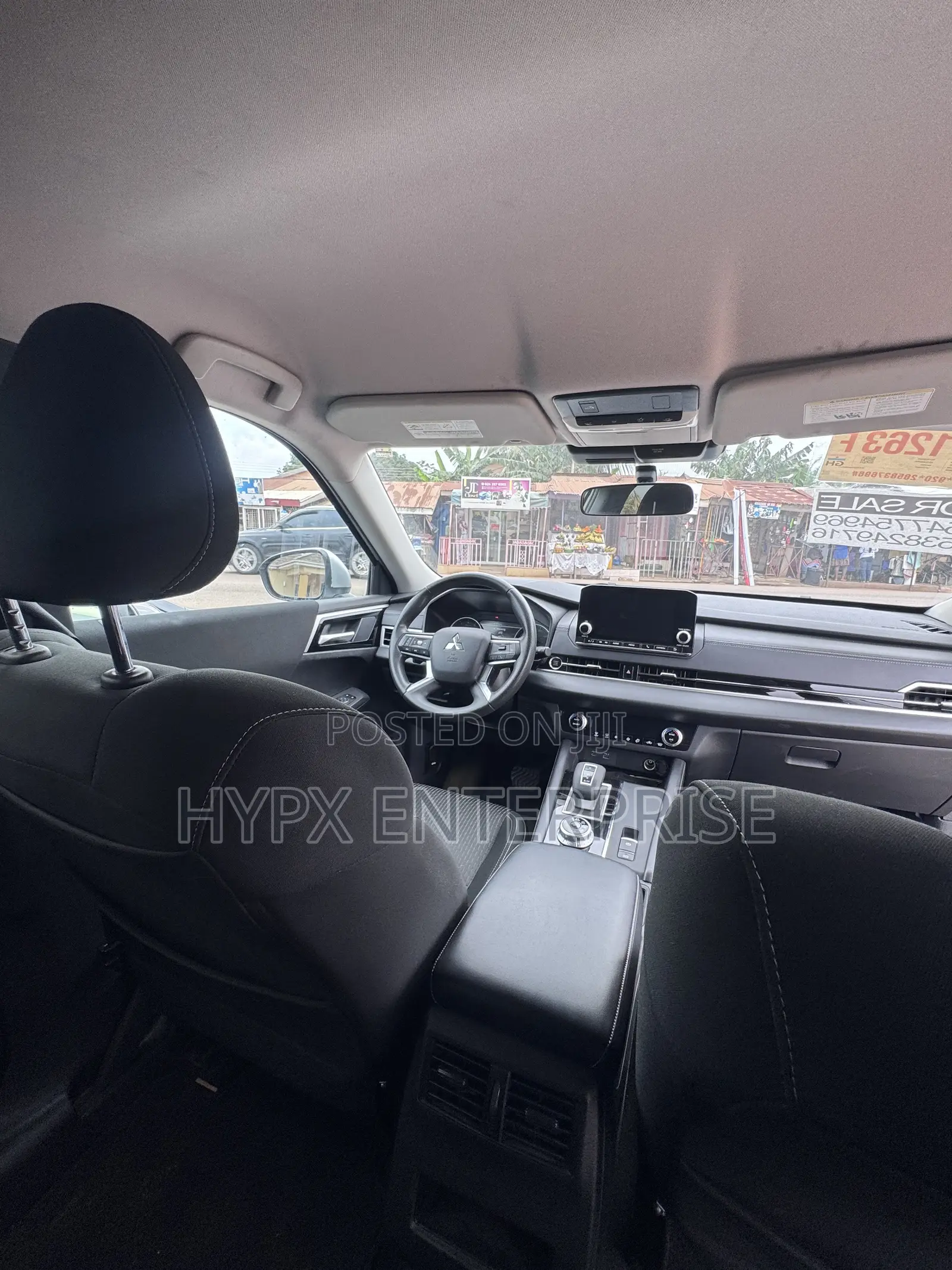 Mitsubishi Outlander 2024 Silver