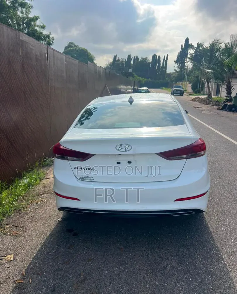 Hyundai Elantra 2017 White