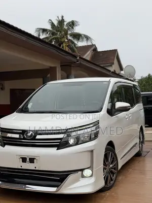 Toyota Voxy SV Premium 2014 White
