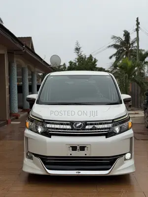 Toyota Voxy SV Premium 2014 White