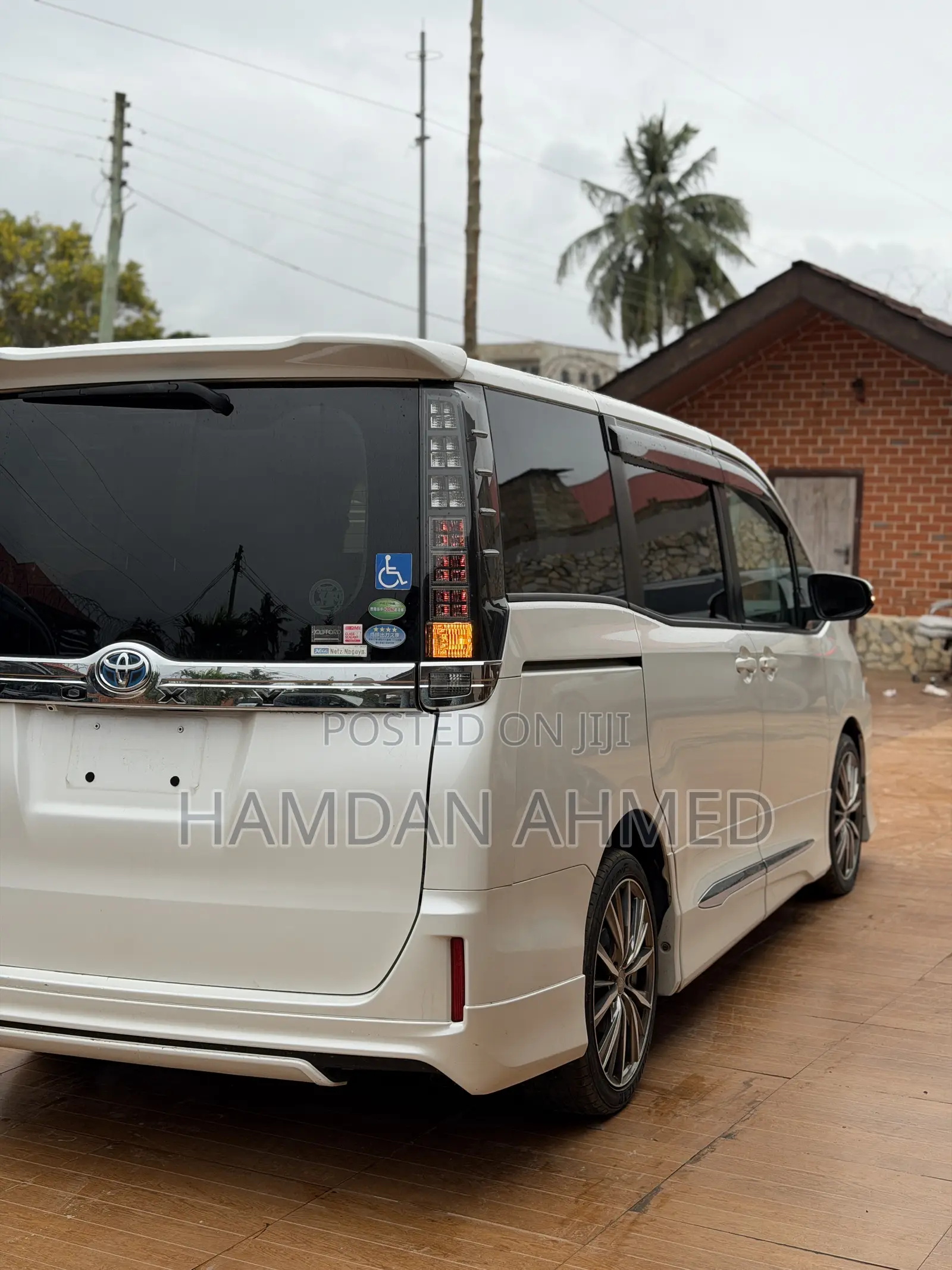 Toyota Voxy SV Premium 2014 White