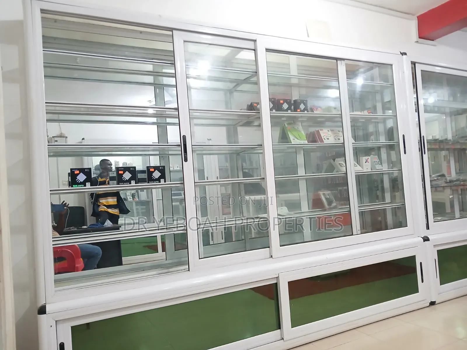 4 Long Showcase for Sale at Spintex Coastal