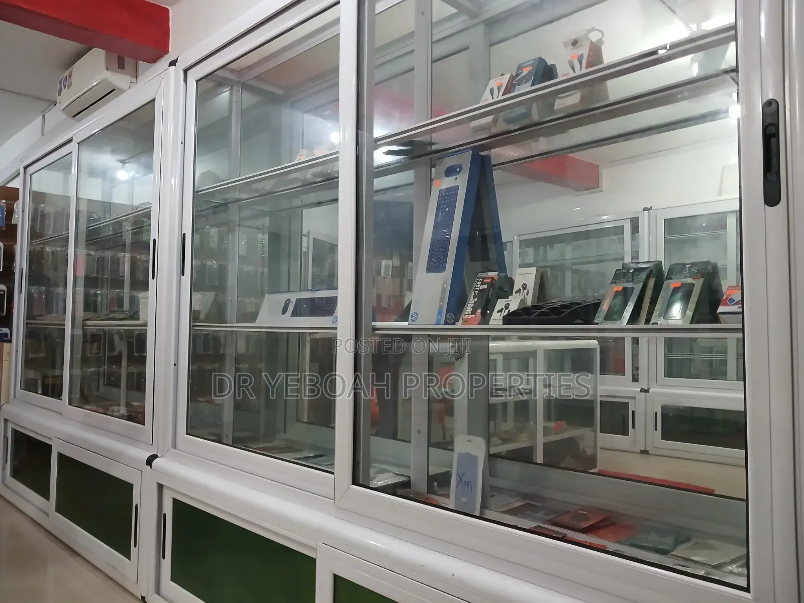4 Long Showcase for Sale at Spintex Coastal
