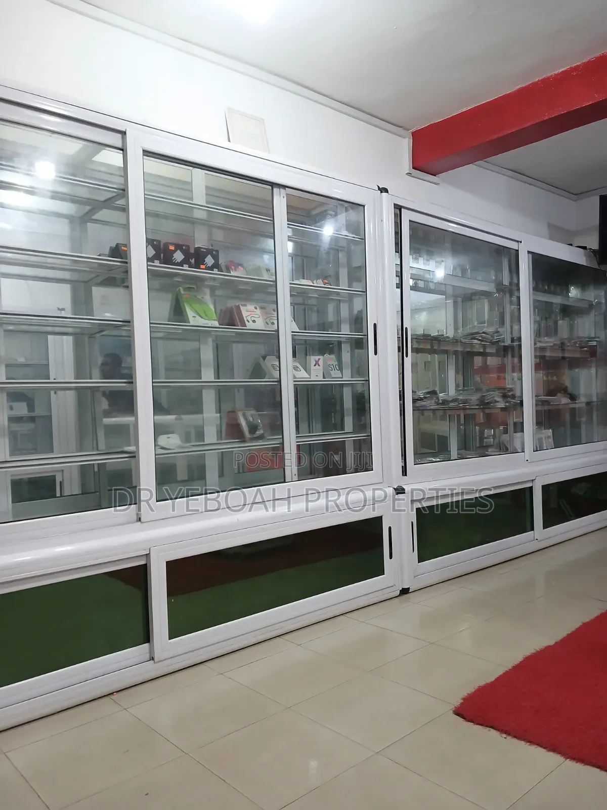 4 Long Showcase for Sale at Spintex Coastal