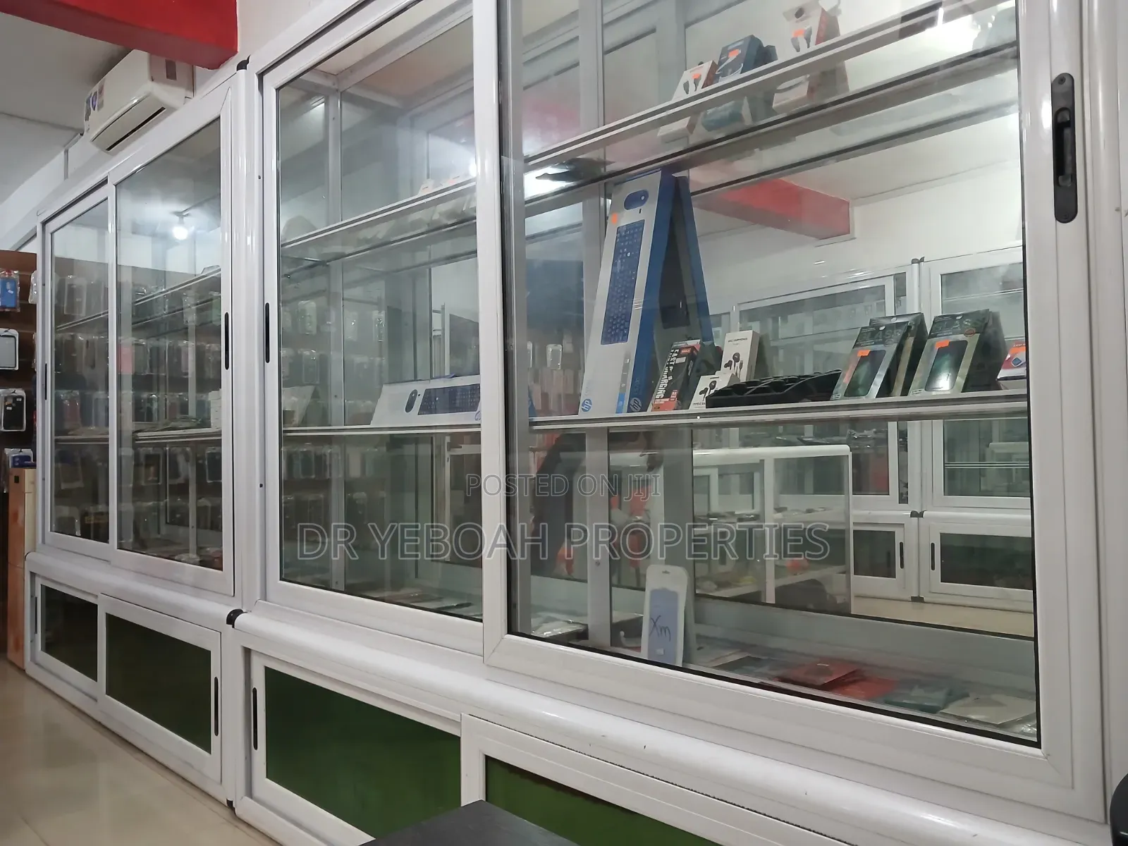 4 Long Showcase for Sale at Spintex Coastal